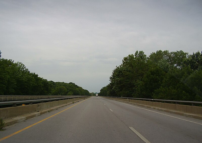 File:Interstate 64 at Wabash River.jpg