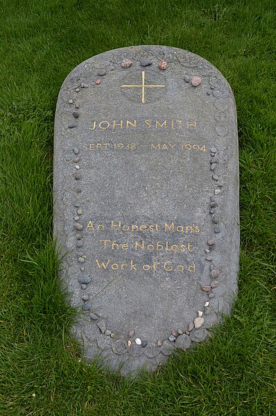 File:John Smith grave on Iona August 2014.JPG