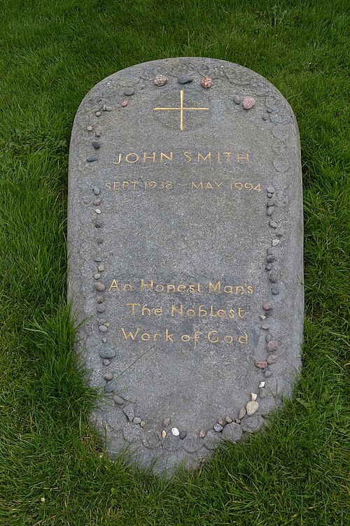 Gravestone of John Smith on the island of Iona, Scotland. The epitaph is from An Essay on Man by Alexander Pope.