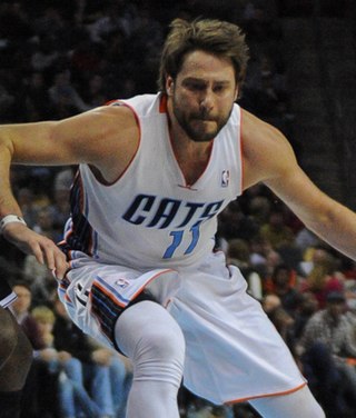 <span class="mw-page-title-main">Josh McRoberts</span> American basketball player