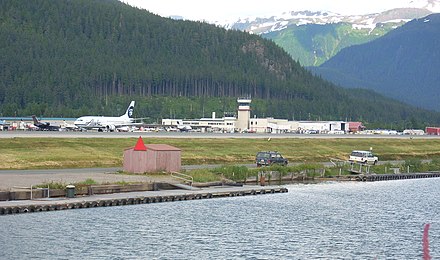 Alaska Airlines flight moments after landing at Juneau International Airport