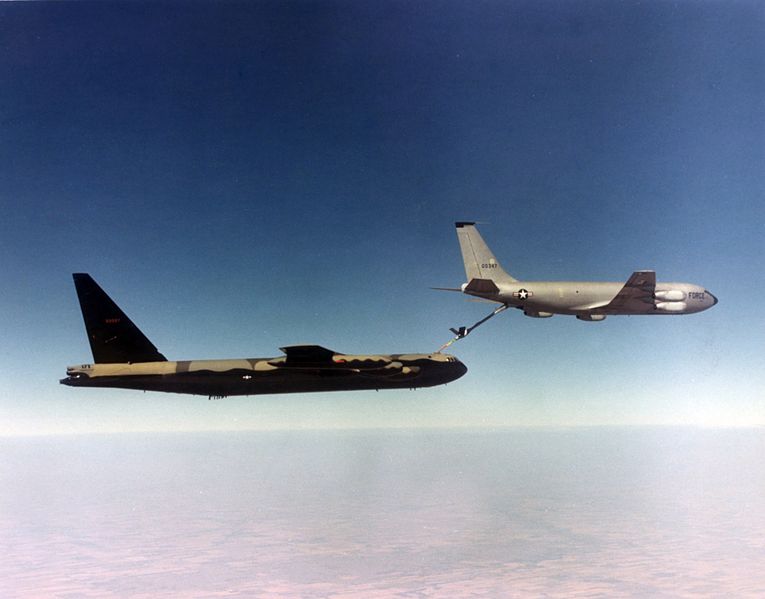 File:KC-135A refuels B-52D during Vietnam War.jpg