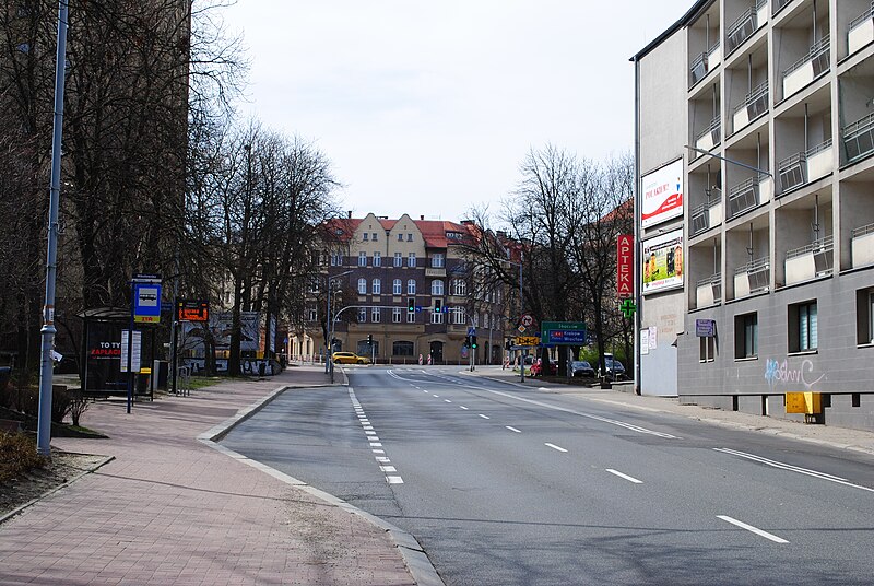 File:Katowice-Śródmieście S - ul. Mikołowska (2).jpg