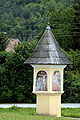 English: Wayside shrine on the former main road Deutsch: Bildstock an der alten Hauptstraße