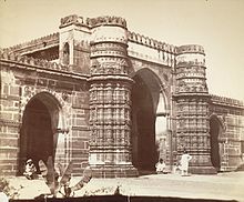 Qutb al-Din Shah's Mosque, Ahmedabad (c. 1880) Kootub Shah's Mosque, Ahmedabad (c. 1880).jpg