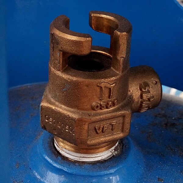 File:LPG cylinder connector VB03 Guyana.jpg