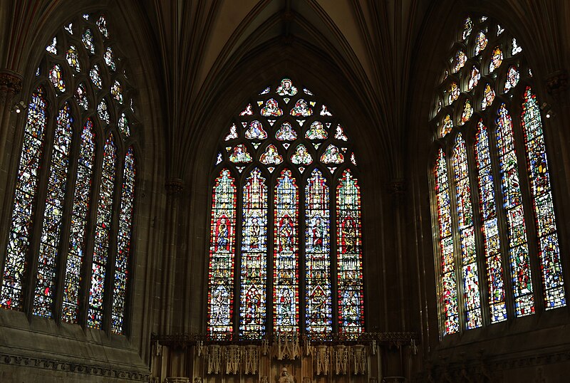 File:Lady chapel windows, Wells Cathedral.jpg