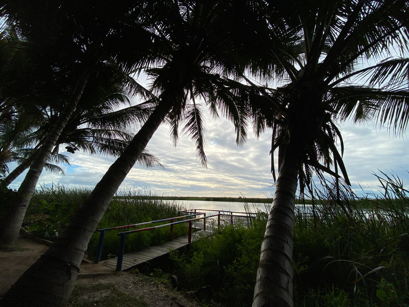 File:Lago Praia Guaratiba.png