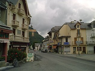 Le village de Sarrancolin.jpg
