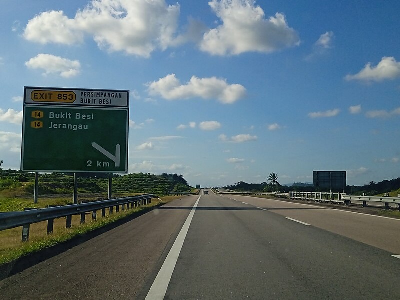 File:Lebuhraya Pantai Timur towards Bukit Besi Interchange (Exit 853) eastbound in Dungun District, Terengganu 20240224 172502.jpg