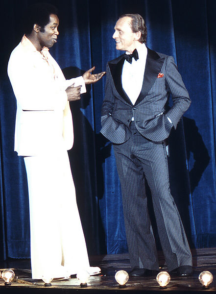 Rawls performing with Frank Gorshin in 1977