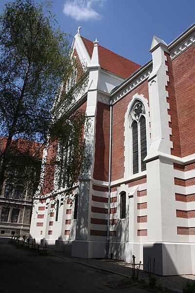 File:Lutherkirche Wien 4.jpg