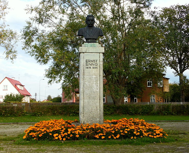 File:Luuletaja Ernst Enno (1875-1934) monument.JPG