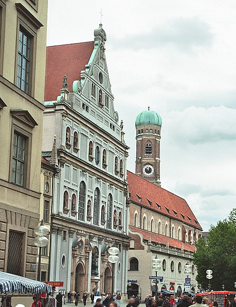 File:München, die Kirche St.Michael.JPG