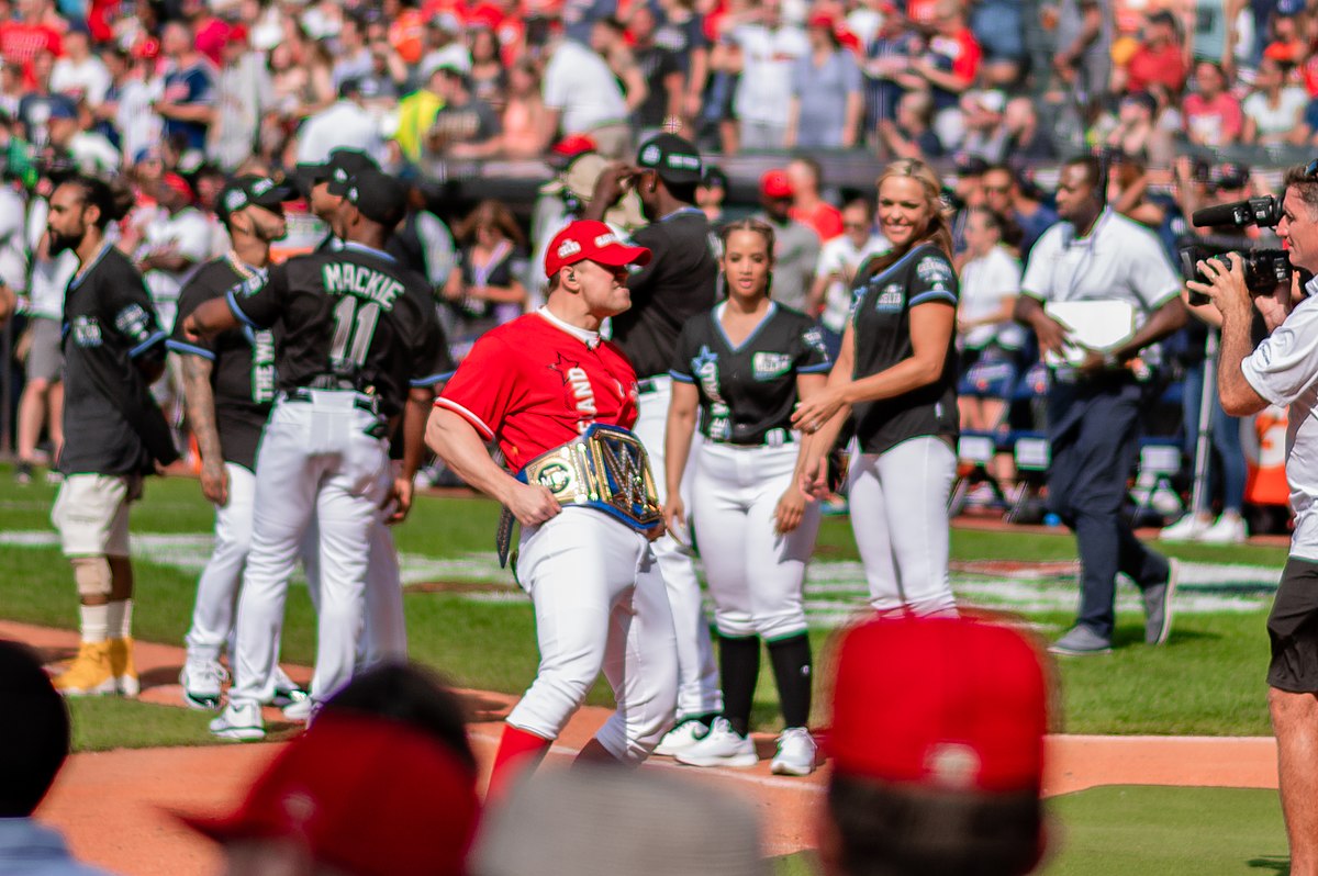 File:MLB All-Star Celebrity Softball Game (48250624016).jpg - Wikimedia  Commons