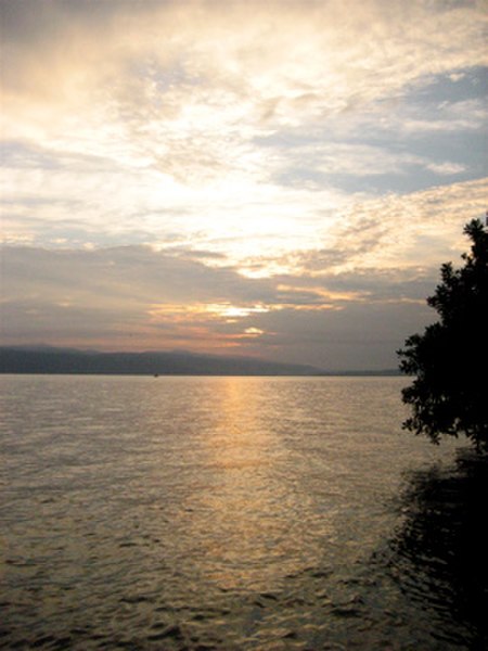 Hồ Matano