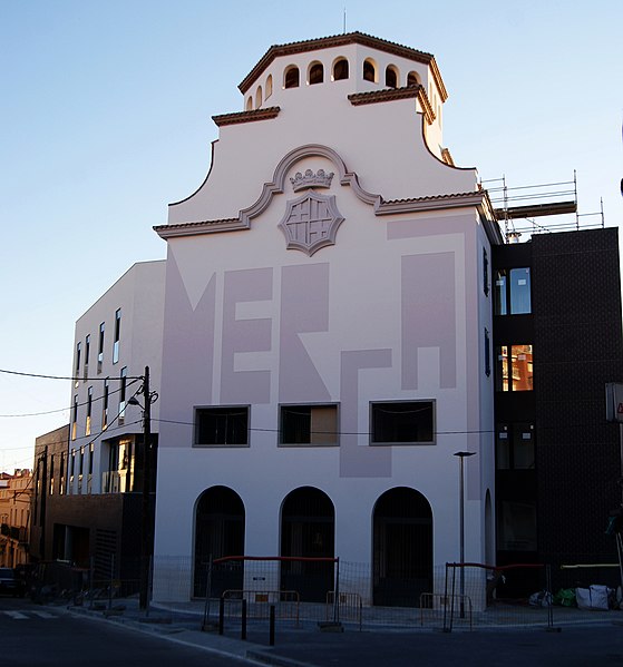 File:Mercat del Guinardó.jpg