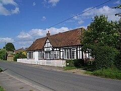 Orta Woodford Köy Binası - geograph.org.uk - 864197.jpg