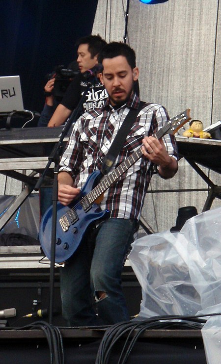 Tập tin:Mike Shinoda, Linkin Park @ Sonisphere 2009.jpg