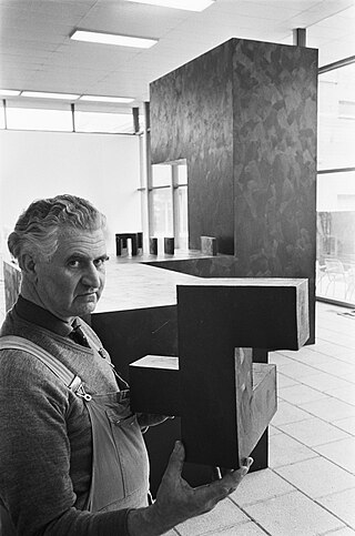 <span class="mw-page-title-main">Tony Smith (sculptor)</span> American sculptor, visual artist, architectural designer