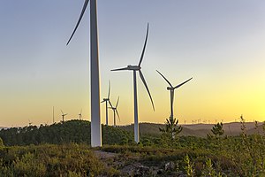 Molinos aerogeneradores en Tharsis (Huelva).jpg