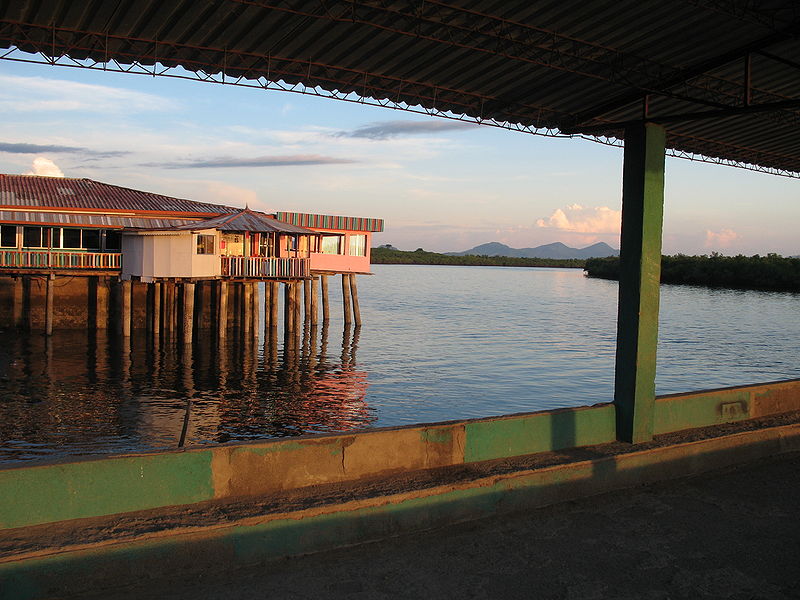 File:Muelle de San Lorenzo Honduras.jpg