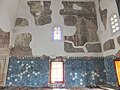 Restos de decoración de azulejos y frescos en la mezquita Murad II en Edirne (hacia 1435)