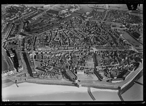 NIMH - 2011 - 0566 - Aerial photograph of Vlissingen, The Netherlands - 1920 - 1940.jpg