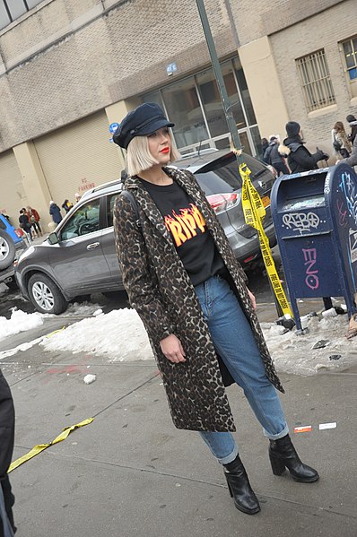 File:NY Fashion Week February 2017 (32806494336).jpg