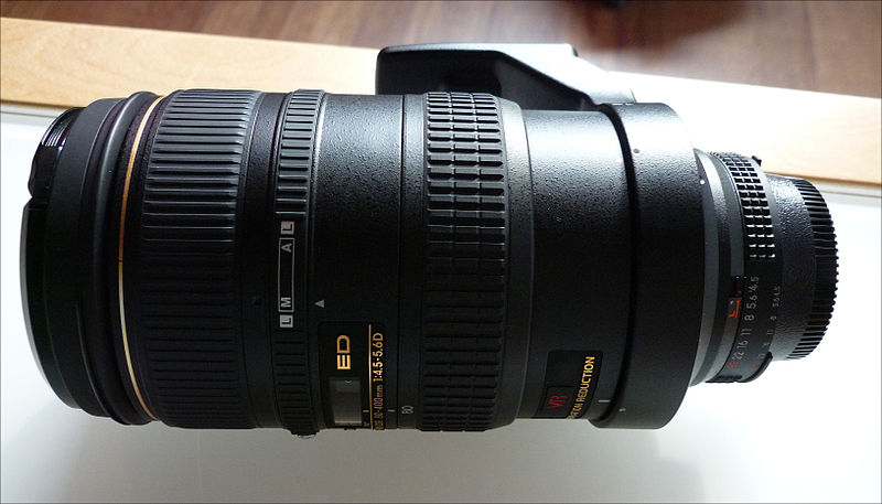 File:Nikkor AF 80-400mm f-4.5-5.6 ED VR D lens 03.jpg