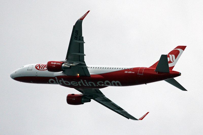 File:OE-LER A320-214S flyNiki(Air Berlin c-s) PMI 01JUN13 (8913542035).jpg