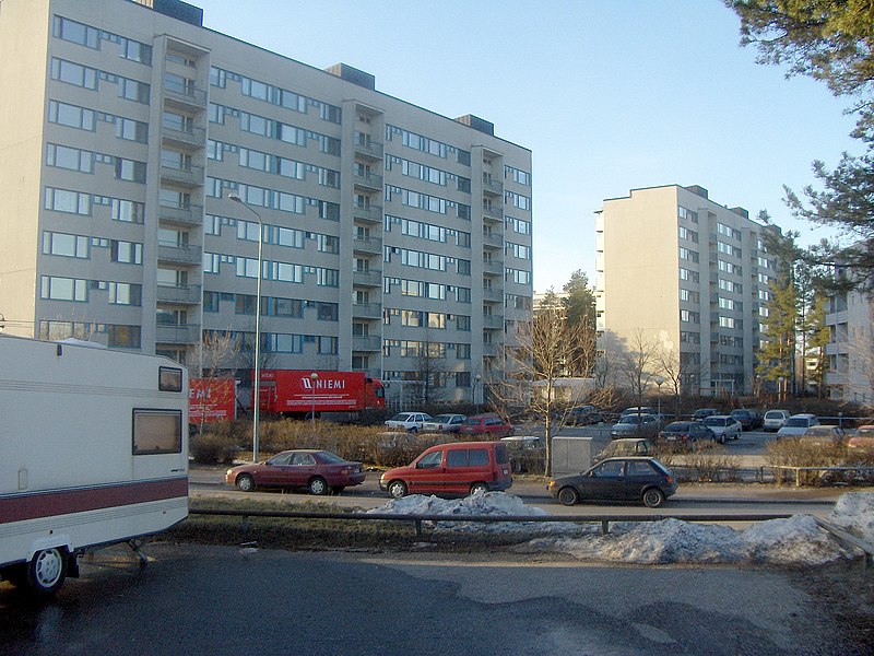 File:Ostostie, Kontula, Helsinki.JPG