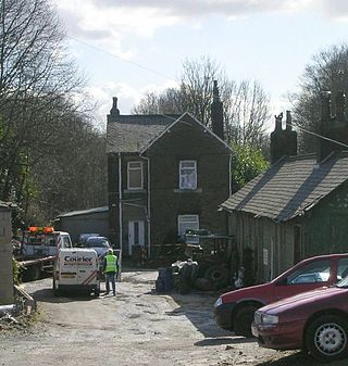 <span class="mw-page-title-main">Ovenden</span> Village in West Yorkshire, England