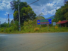 Papan-papan tanda di persimpangan K1-K165.jpg