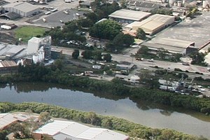 Parramatta River udara Rosehill (dipotong dan cerah).jpg