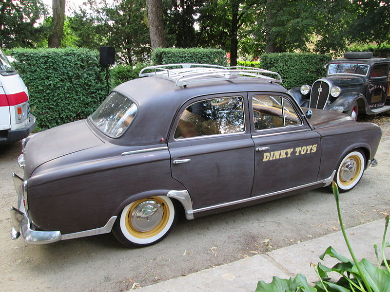 File:Peugeot 403 Dinky Toys - pic2.jpg