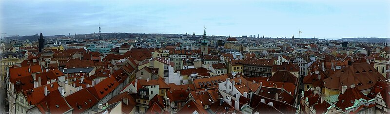 File:Prag – Blick vom Altstädter Rathausturm Richtung Südosten - Pohled z věže Staroměstské radnice jihovýchodní - panoramio.jpg