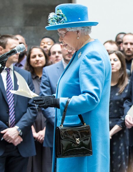 Tập_tin:Queen_Elizabeth_II_2015_HO1.jpg