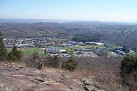 The Mount Carmel campus, from atop Sleeping Giant (April 2009) Quinnipiac University from atop Sleeping Giant.jpg