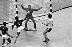 Michail Isjtjenko i en match mod Kuwait ved OS 1980.