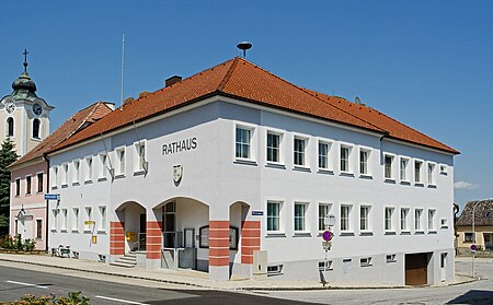 Rathaus in A 2275 Bernhardsthal