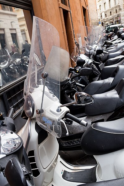 File:Rome (Italy), Motorcycles -- 2013 -- 4425.jpg