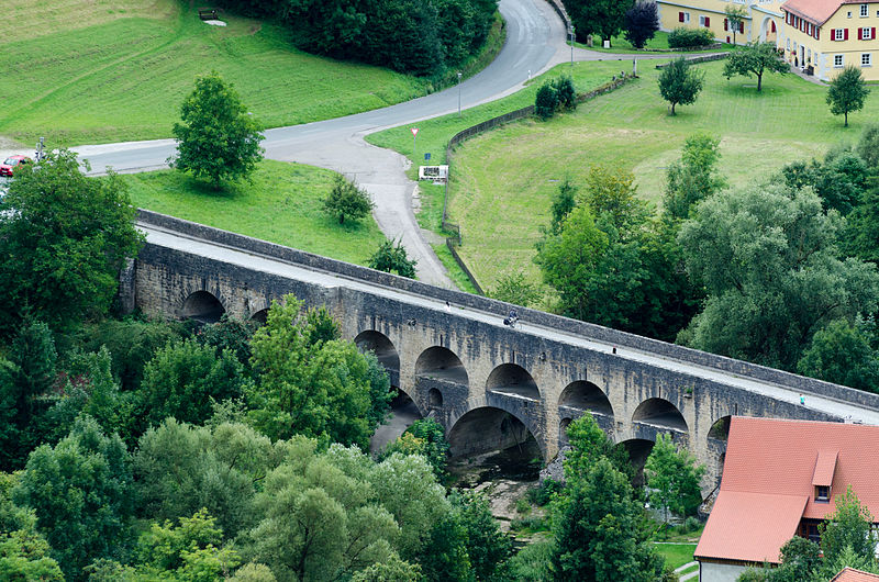 File:Rothenburg ob der Tauber, Doppelbrücke, vom Rathausturm gesehen-001.jpg