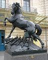 Statue d'un cheval par Pierre Louis Rouillard.
