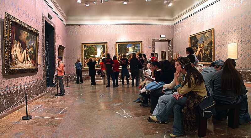 File:Sala de Tiziano en el Museo del Prado.jpg