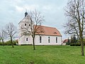 Kirche mit Ausstattung und Kirchhof mit Einfriedungsmauer