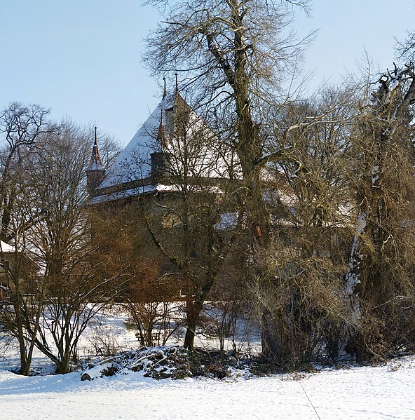 File:Schloss Holligen Süd.jpg