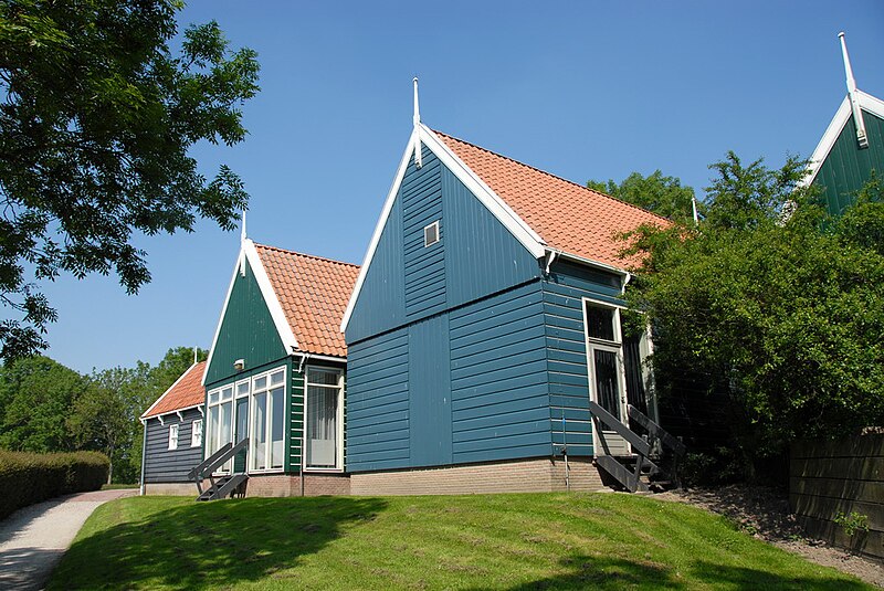 File:Schokland Museum Houses.jpg