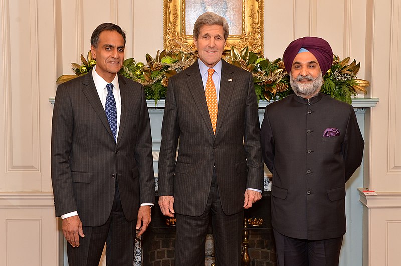 File:Secretary Kerry Poses for a Photo With U.S. Ambassador Verma and Indian Deputy Chief of Mission Taranjit Singh Sandhu (15438983803).jpg