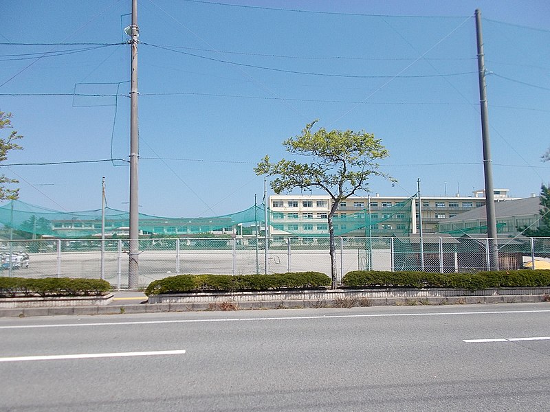 File:Shimane prefectural Gotsu-kogyo high school.jpg